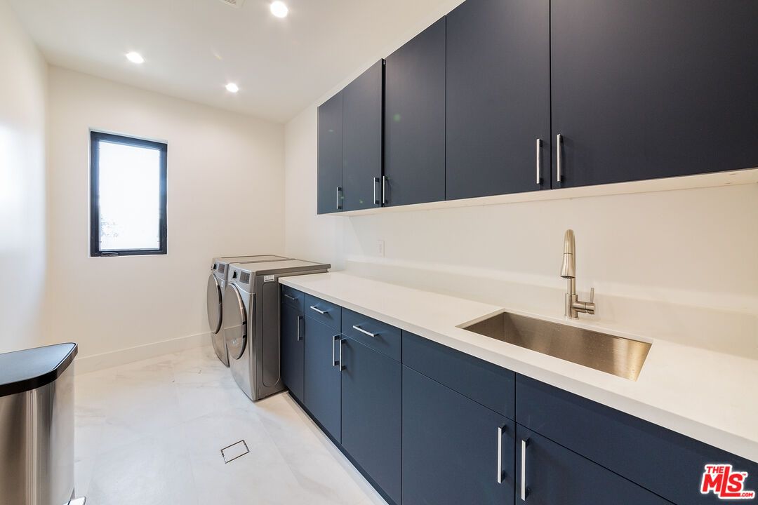 Interior, Marble, Recessed Lighting, Washer