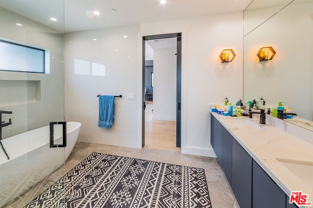 Bathroom, Dual Sink Vanities, Free Standing Baths, Glass Shower, Interior, Recessed Lighting