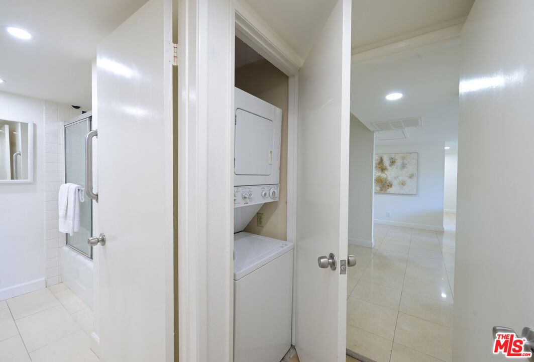 Bathroom, Interior, Recessed Lighting, Utility Closets, Washer