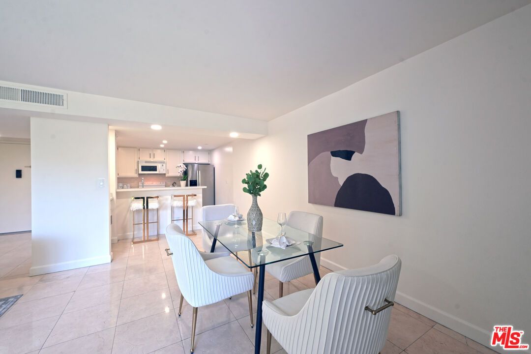 Dining room, Interior, Kitchen, Recessed Lighting