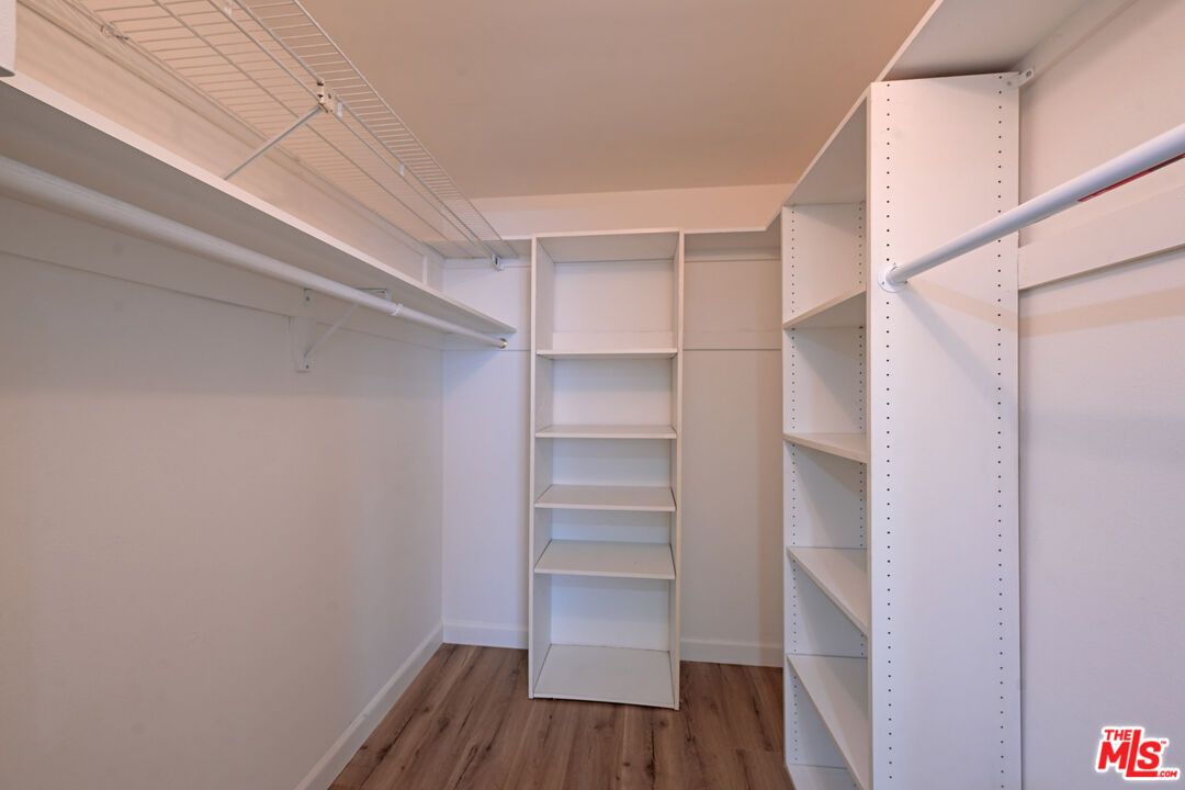 Interior, Walk-in Closets, Wood Texture Flooring