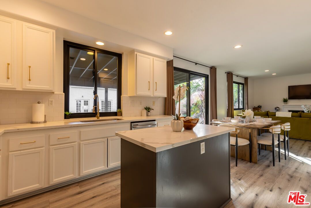 Dining room, Interior, Kitchen, Recessed Lighting, Wood Texture Flooring
