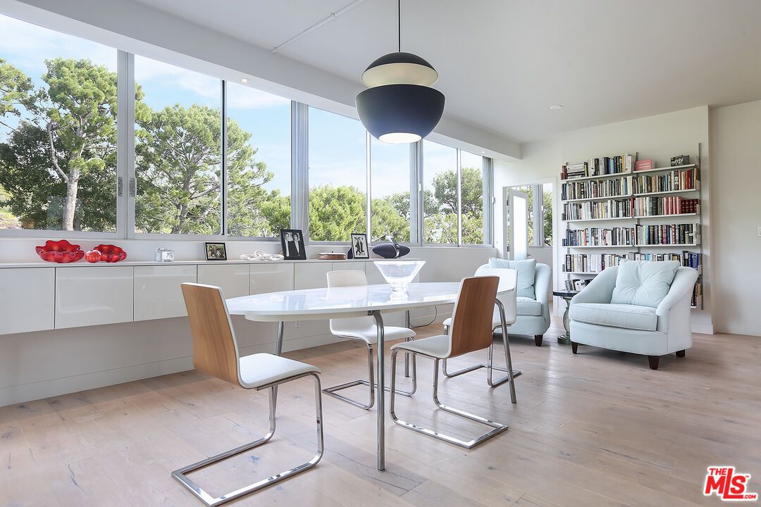 Dining room, Interior, Pendant Lights, Recessed Lighting, Wood Texture Flooring