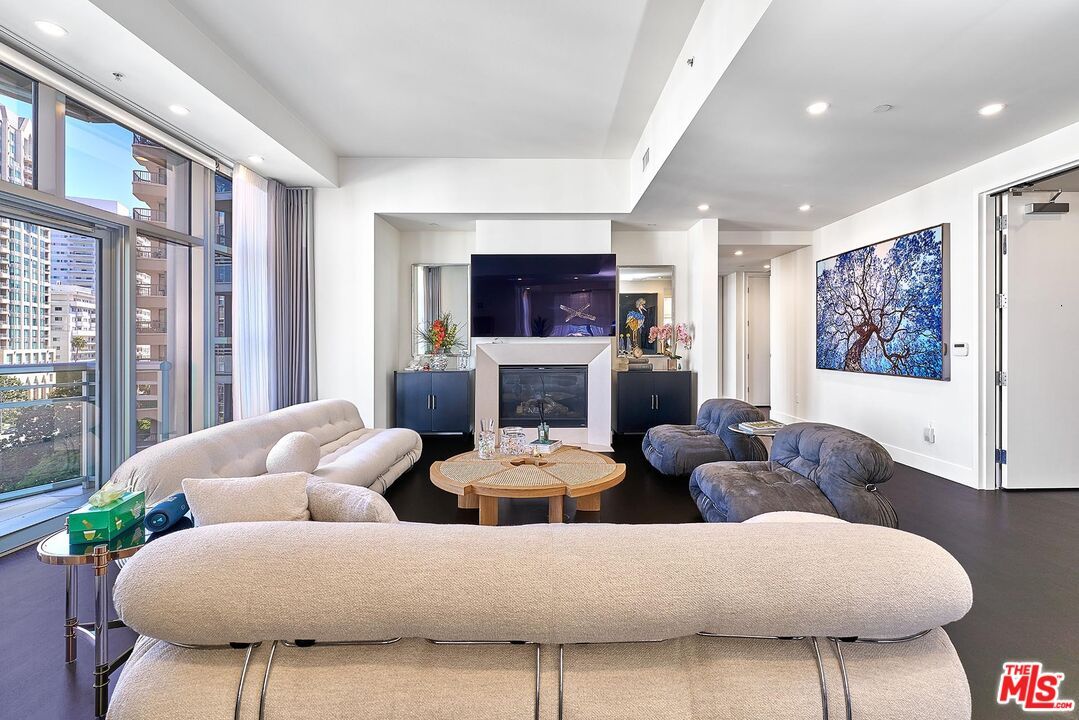 Fireplace, Interior, Living room, Recessed Lighting