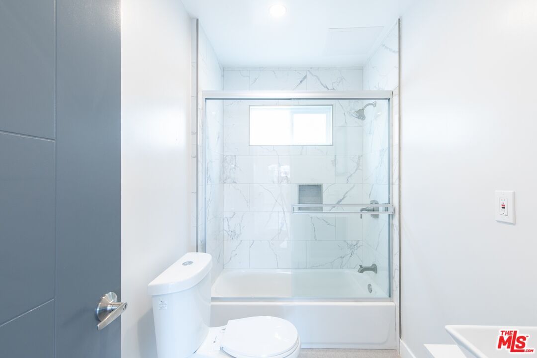 Bathroom, Interior, Marble Walls, Recessed Lighting