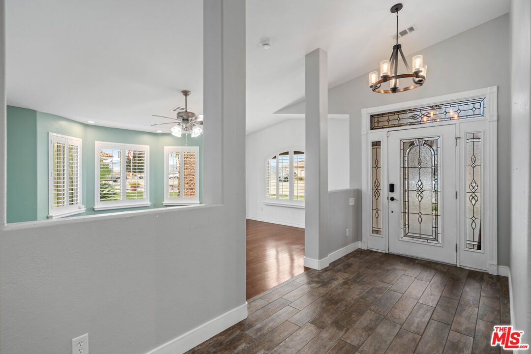 Interior, Pendant Lights, Recessed Lighting, Wood Texture Flooring