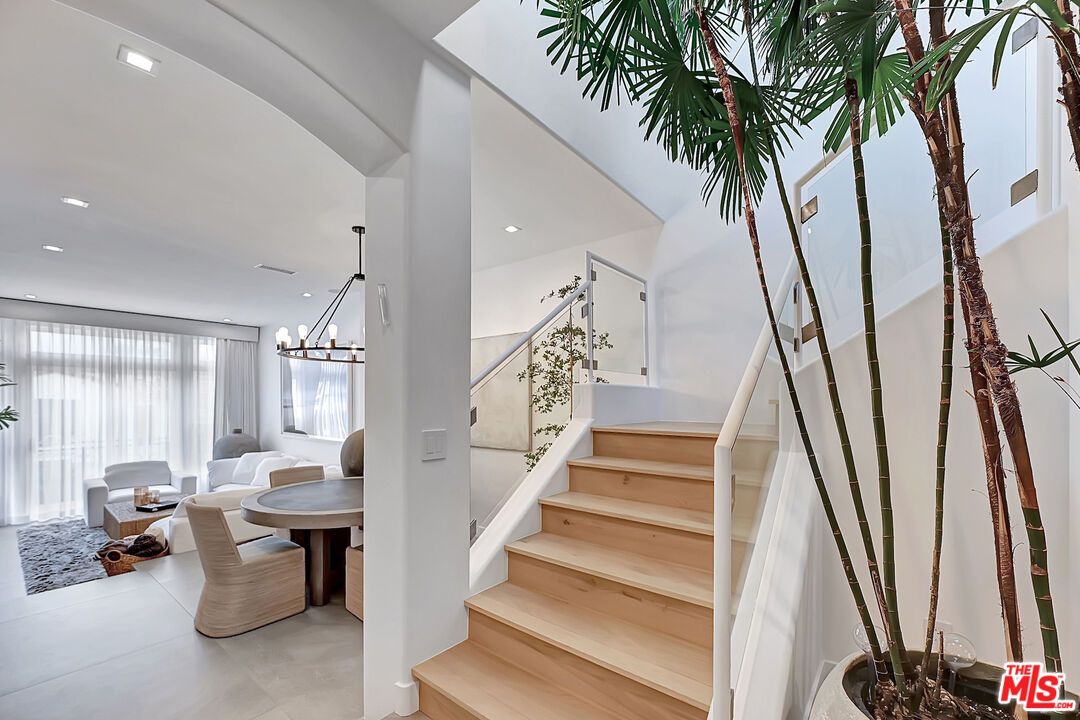 Interior, Living room, Pendant Lights, Recessed Lighting