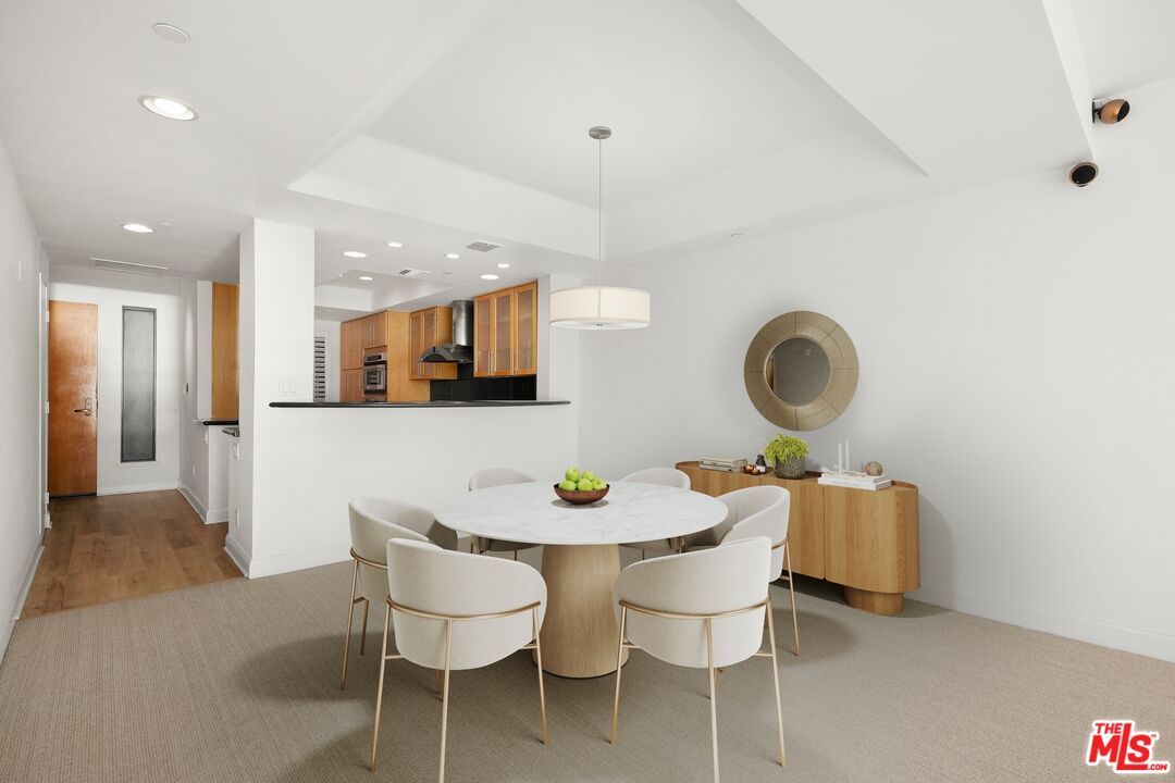Dining room, Interior, Kitchen, Pendant Lights, Recessed Lighting, Wood Texture Flooring