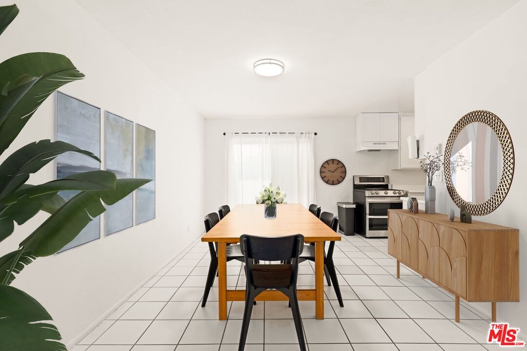 Dining room, Interior, Kitchen, Stainless Steel Appliances