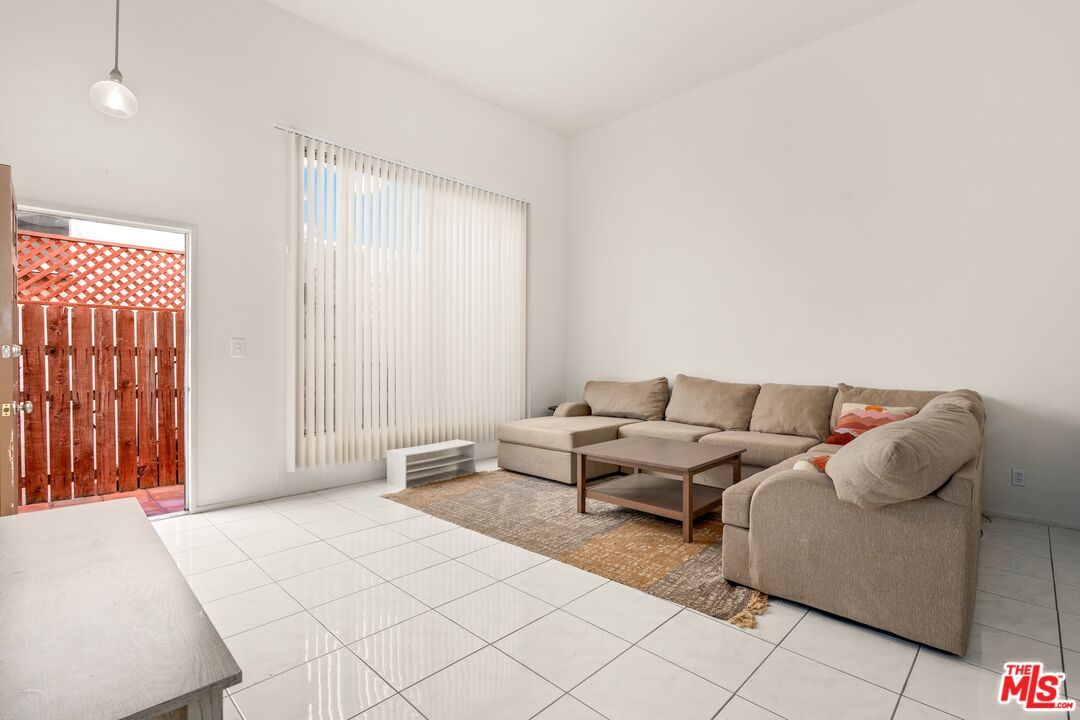Interior, Living room, Pendant Lights