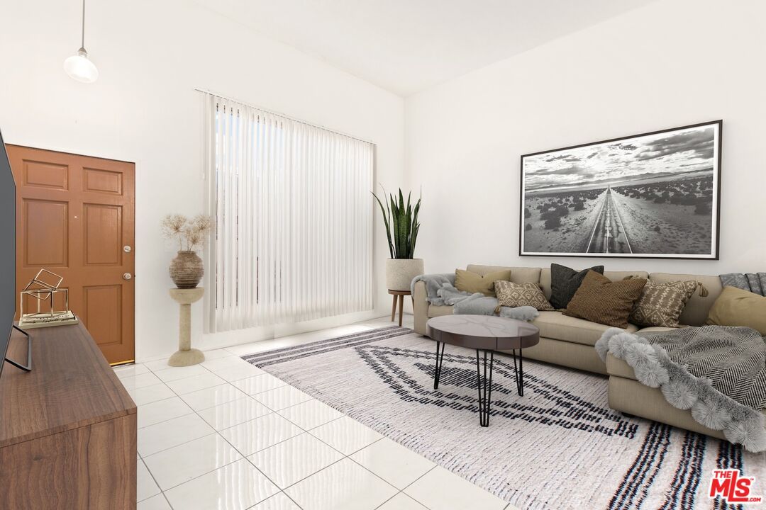 Interior, Living room, Pendant Lights
