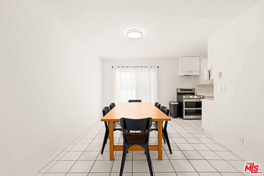 Dining room, Interior, Kitchen, Stainless Steel Appliances