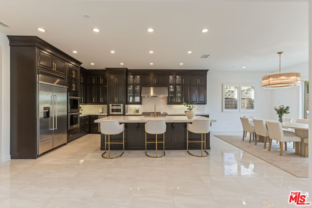 Chandelier, Dining room, Interior, Kitchen, Recessed Lighting, Stainless Steel Appliances