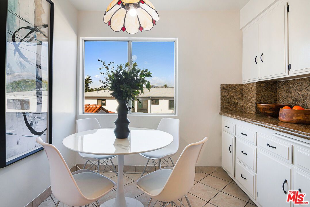 Dining room, Interior