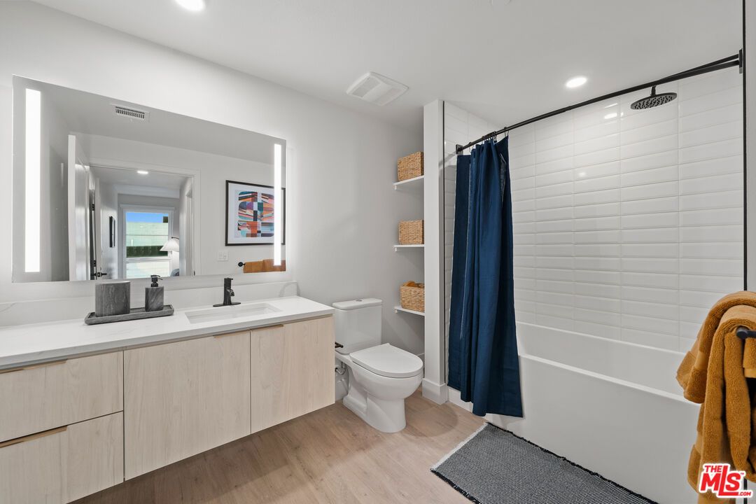 Bathroom, Interior, Recessed Lighting, Wood Texture Flooring