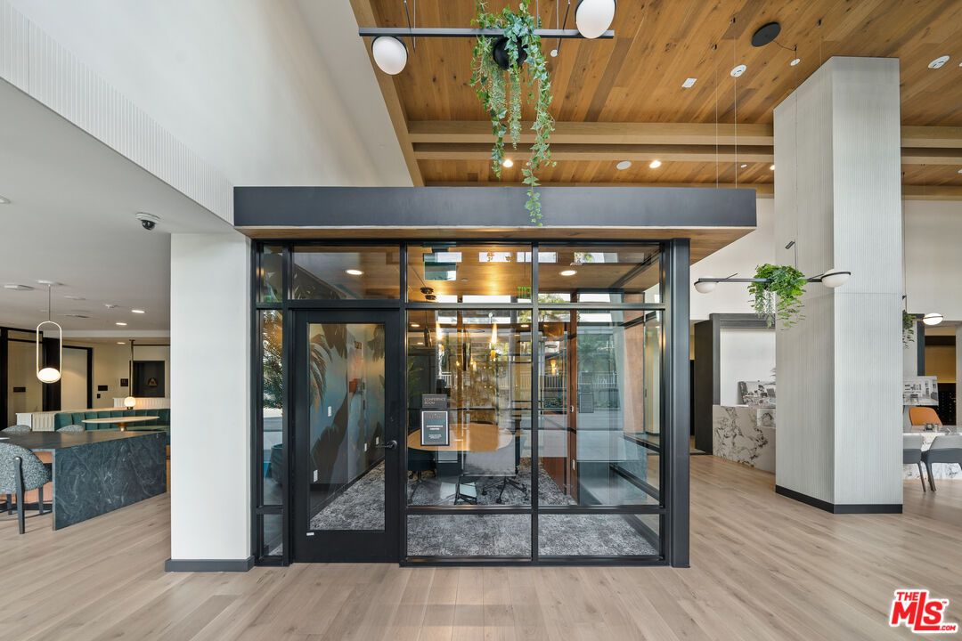 Interior, Pendant Lights, Recessed Lighting, Wood Texture Flooring