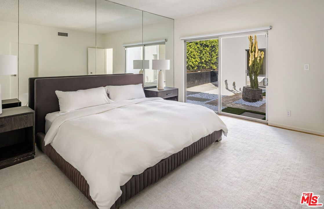 Bedroom, Interior, Pendant Lights