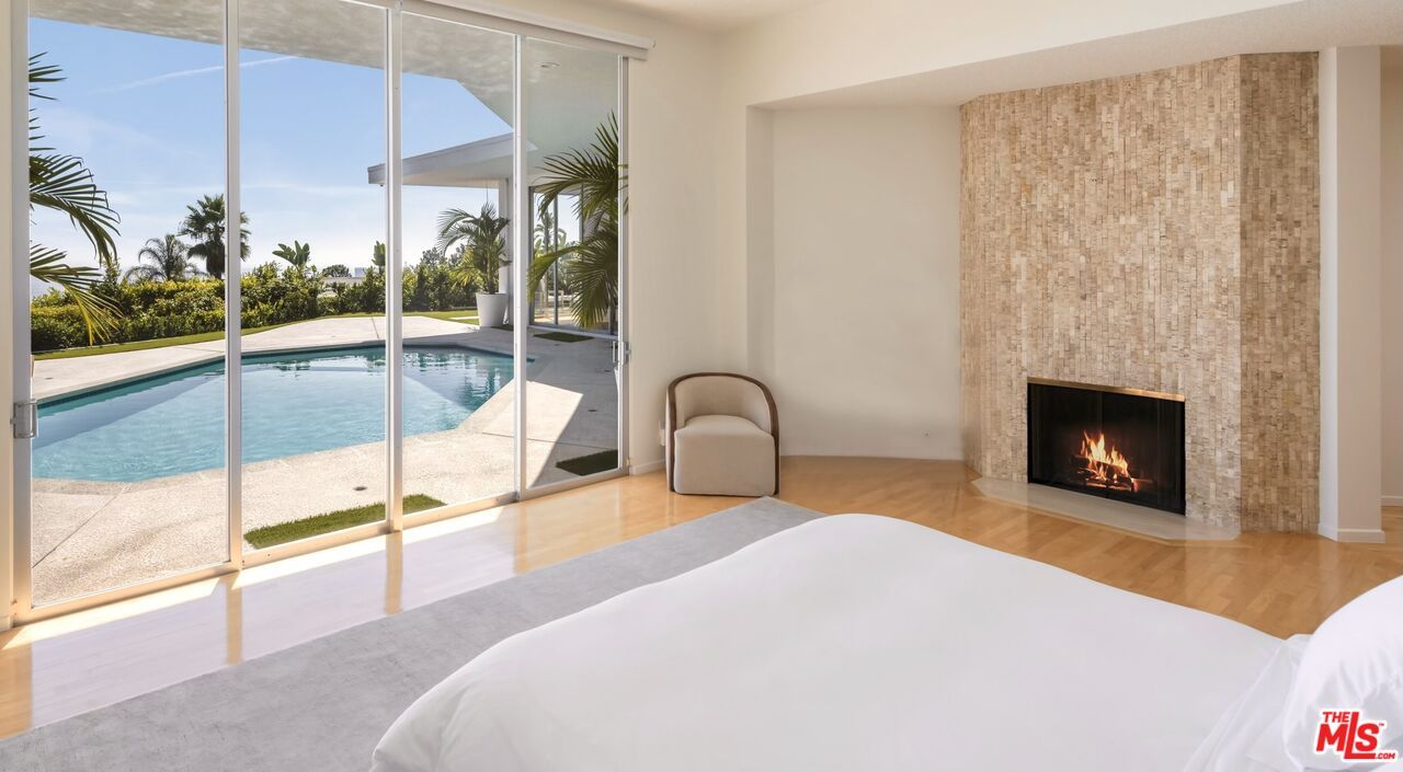 Bedroom, Fireplace, Interior, Wood Texture Flooring