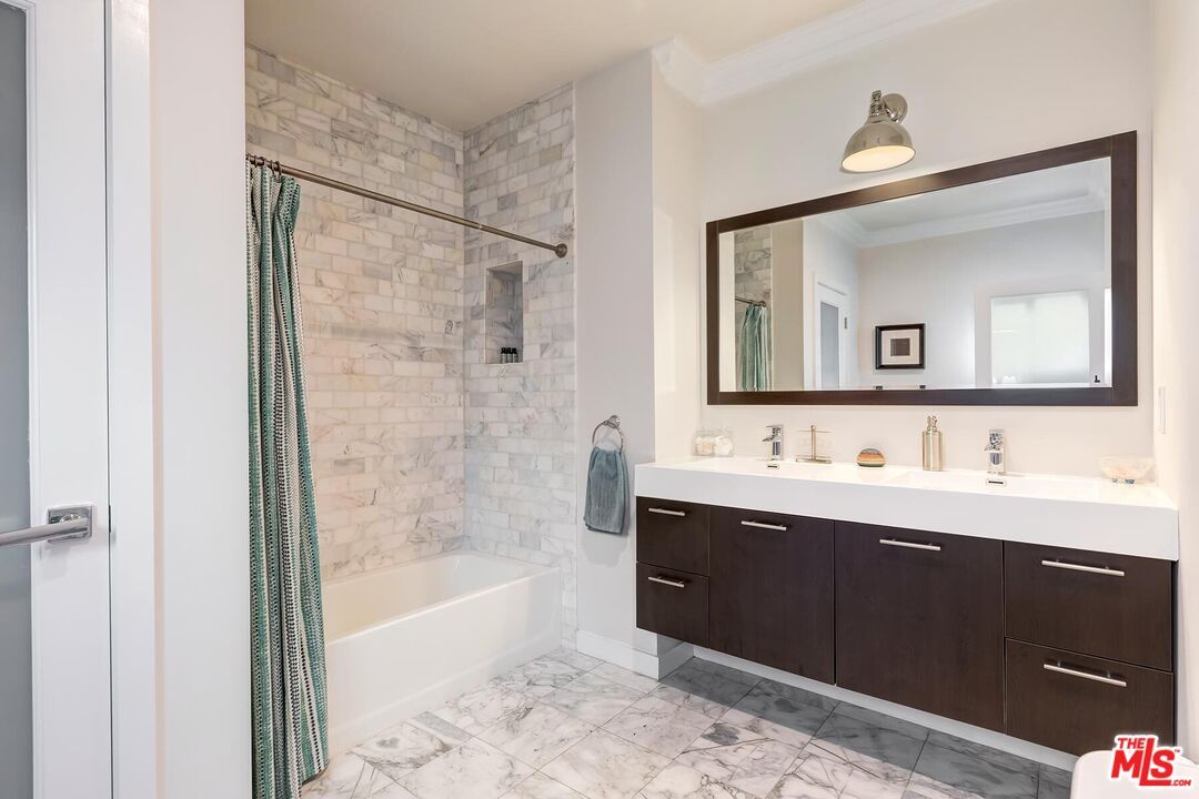 Bathroom, Dual Sink Vanities, Interior, Marble