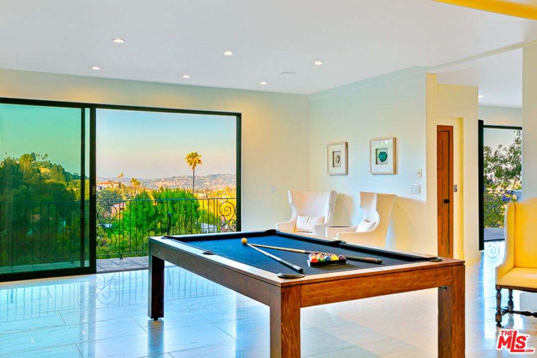 Billiard Table, Game Room, Interior, Recessed Lighting