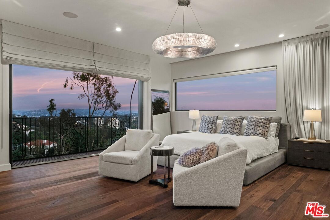 Bedroom, Interior, Pendant Lights, Recessed Lighting, Water, Wood Texture Flooring