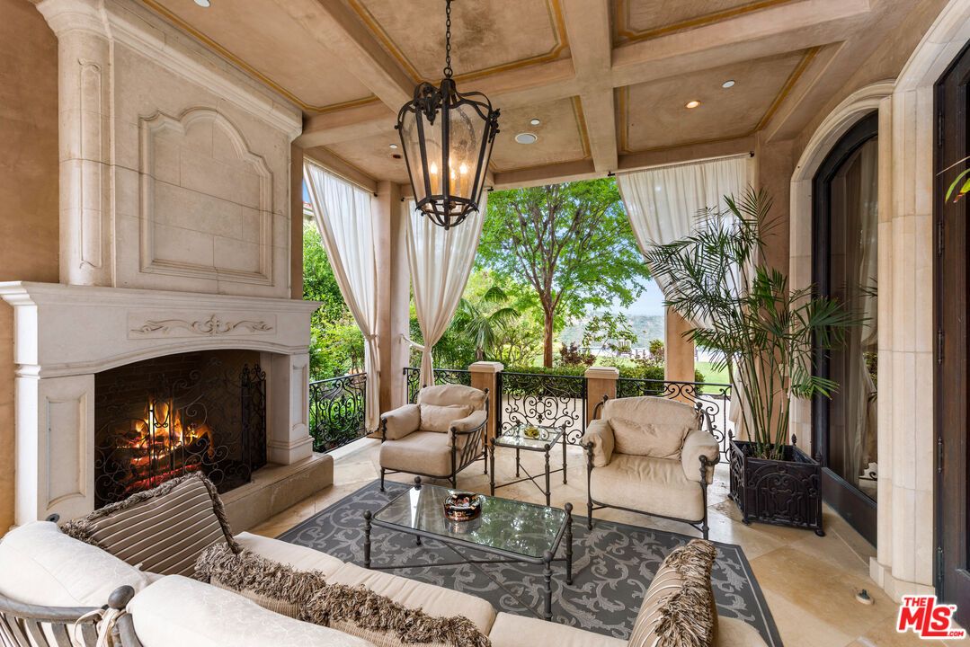 Fireplace, Interior, Living room, Pendant Lights, Recessed Lighting