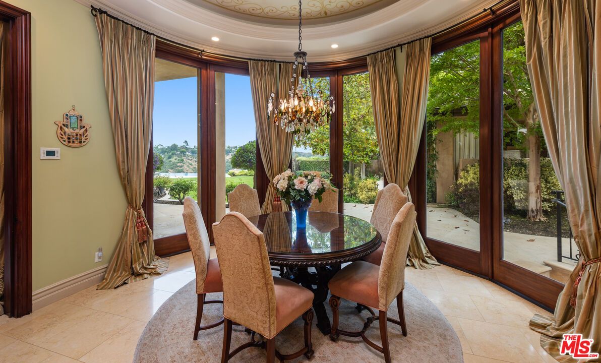 Chandelier, Dining room, Interior, Recessed Lighting