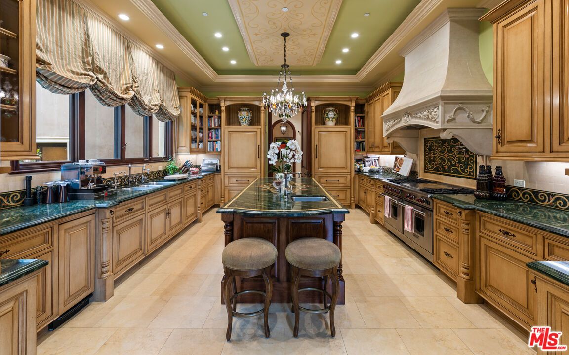 Chandelier, Interior, Kitchen, Recessed Lighting, Stainless Steel Appliances