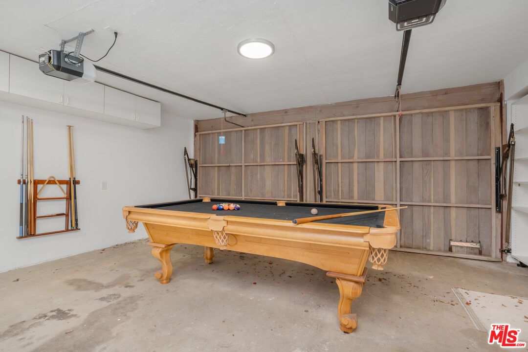 Billiard Table, Game Room, Interior, Recessed Lighting