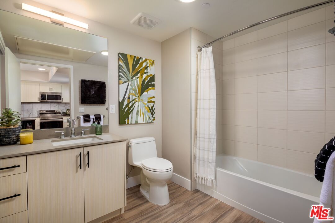 Bathroom, Interior, Kitchen, Recessed Lighting, Stainless Steel Appliances, Wood Texture Flooring