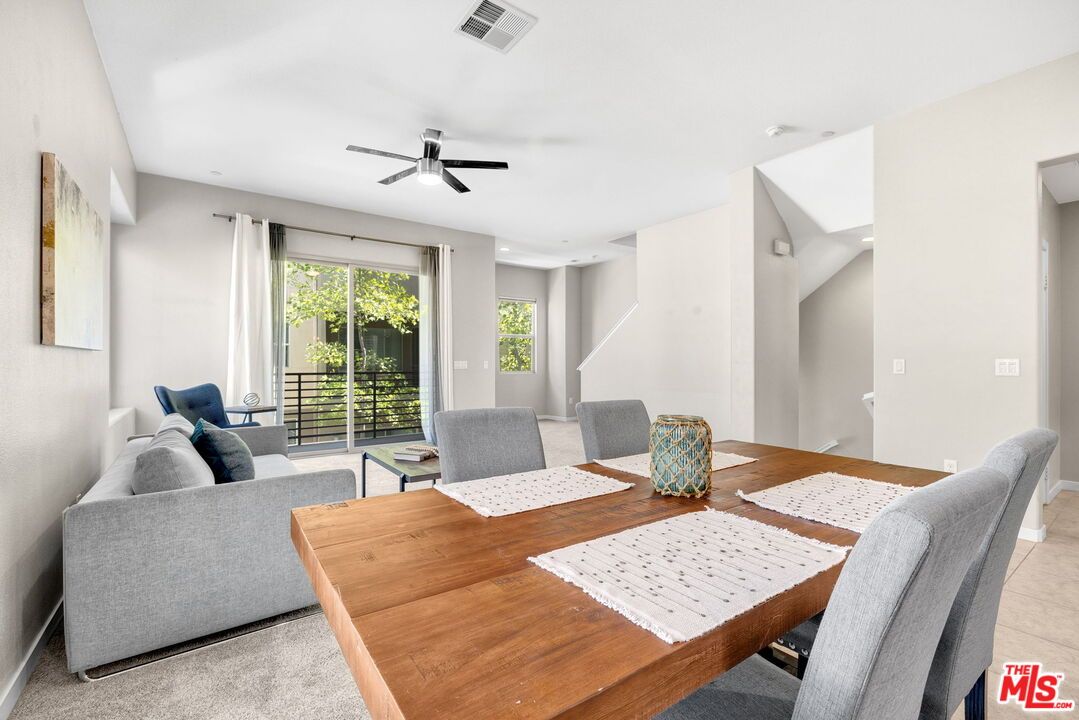 Dining room, Interior, Living room, Recessed Lighting
