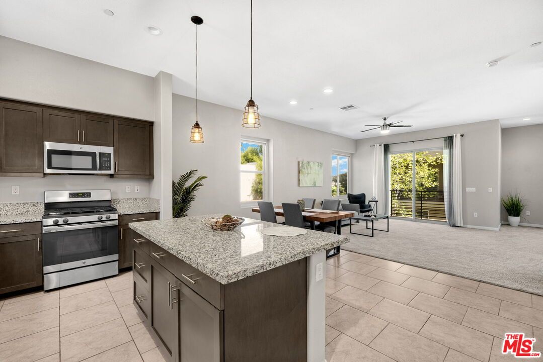 Dining room, Interior, Kitchen, Pendant Lights, Recessed Lighting, Stainless Steel Appliances