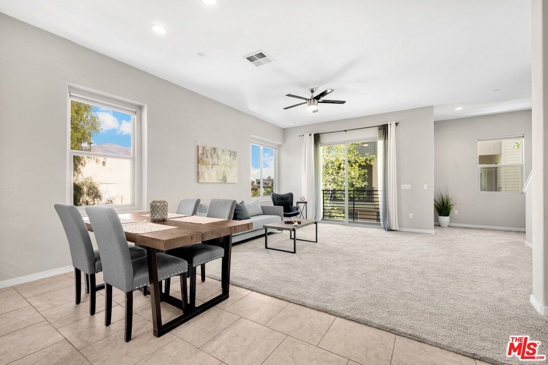 Dining room, Interior, Living room, Recessed Lighting