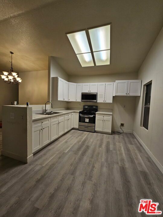 Chandelier, Interior, Kitchen, Wood Texture Flooring