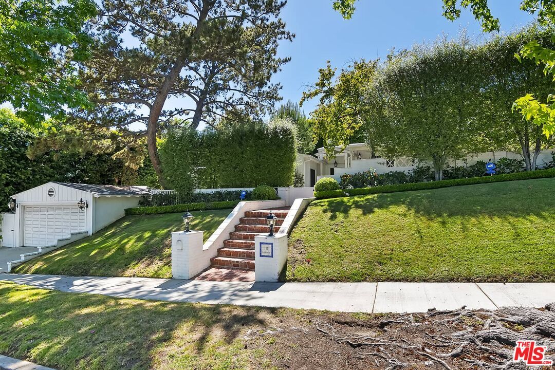 Backyard, Detached Garage, Exterior