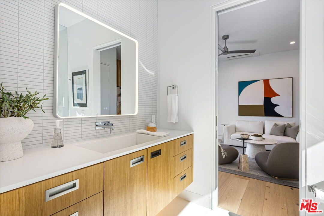 Bathroom, Interior, Recessed Lighting, Wood Texture Flooring