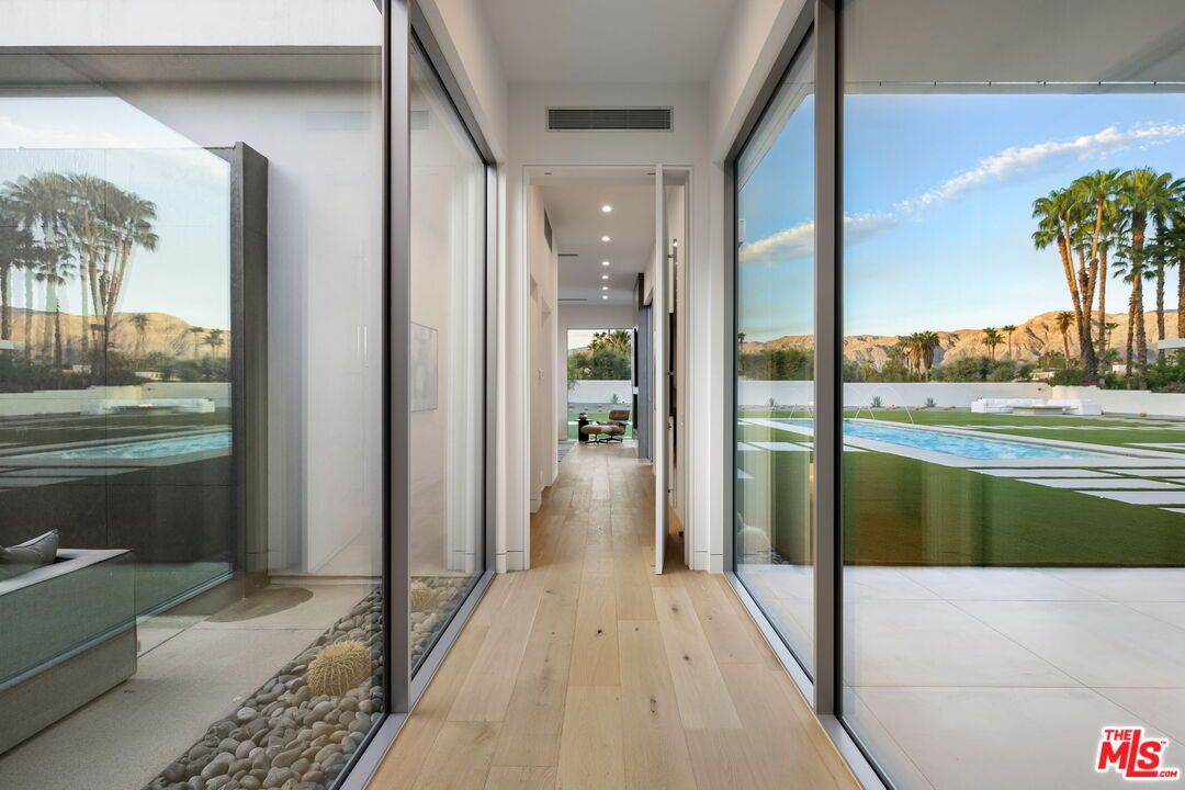 Interior, Recessed Lighting, Water, Wood Texture Flooring
