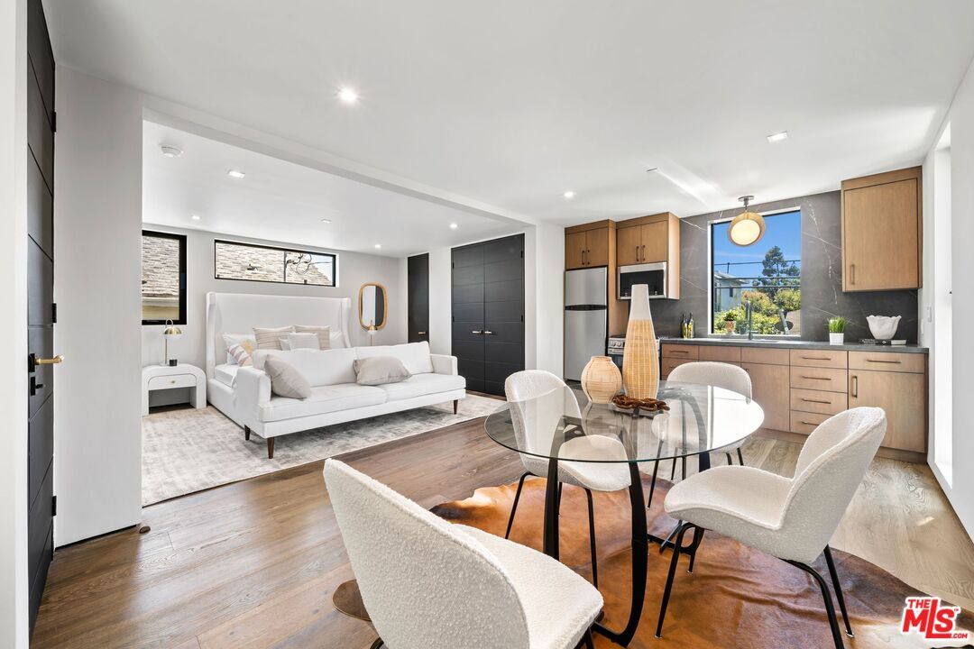 Dining room, Interior, Kitchen, Living room, Recessed Lighting, Wood Texture Flooring