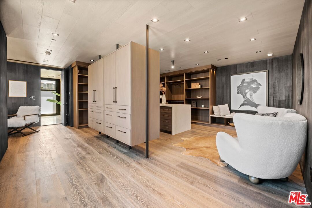 Interior, Recessed Lighting, Wood Texture Flooring, Wooden Walls