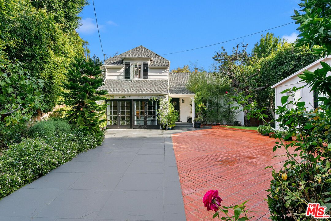 Exterior, Facade, Cape Cod
