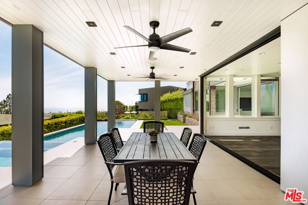 Exterior, Pool, Recessed Lighting