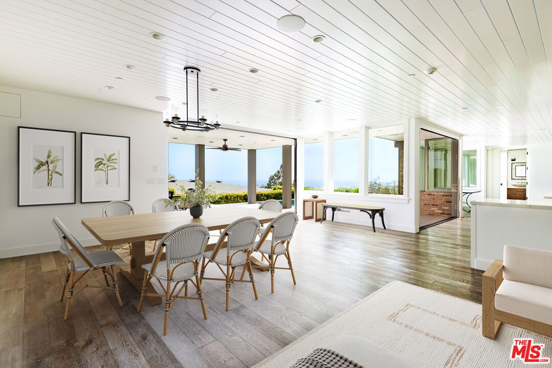 Dining room, Interior, Pendant Lights, Recessed Lighting, Water, Wood Texture Flooring