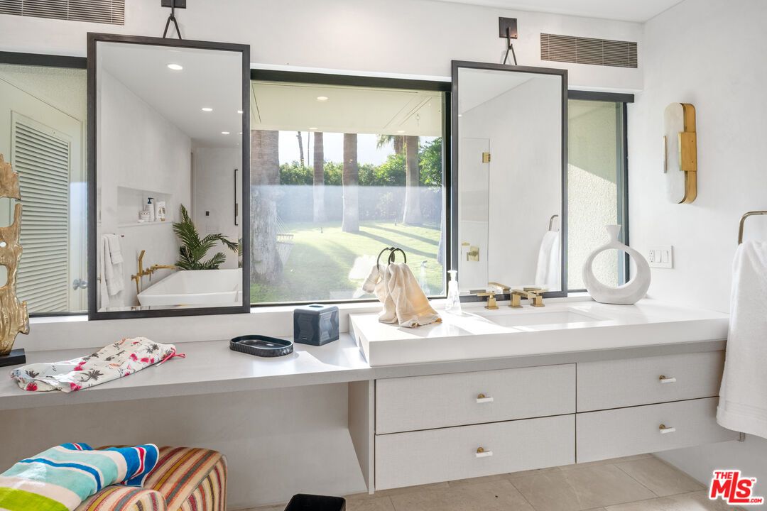 Bathroom, Interior, Recessed Lighting