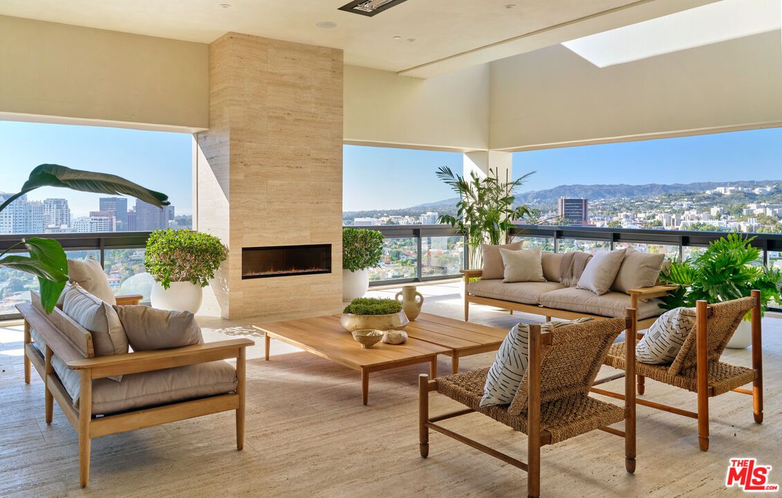 Fireplace, Interior, Living room, Recessed Lighting