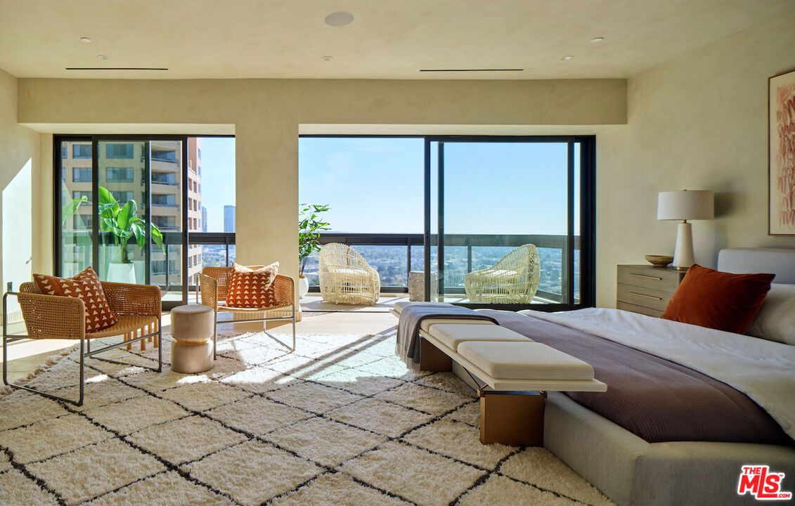 Bedroom, Interior, Living room, Recessed Lighting, Water