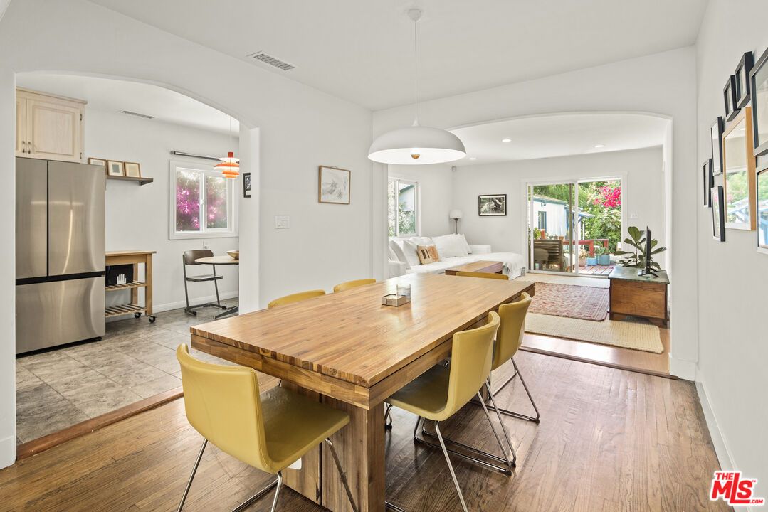 Dining room, Interior, Living room, Pendant Lights, Recessed Lighting, Wood Texture Flooring