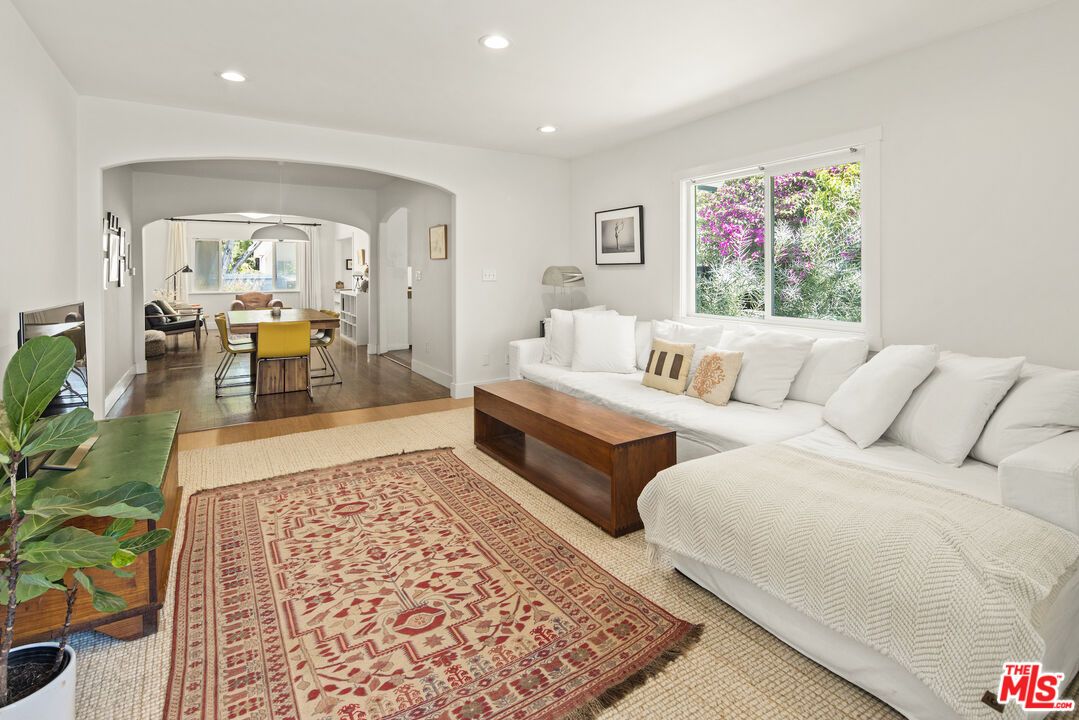 Bedroom, Dining room, Interior, Recessed Lighting, Wood Texture Flooring