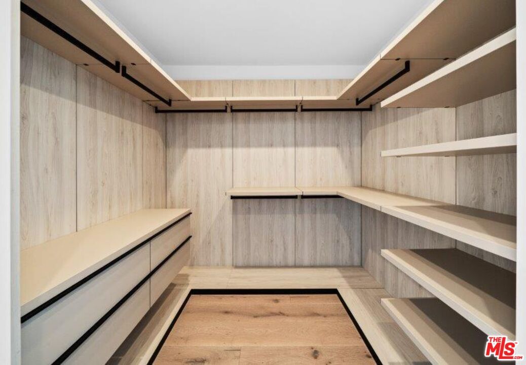 Interior, Walk-in Closets, Wood Texture Flooring