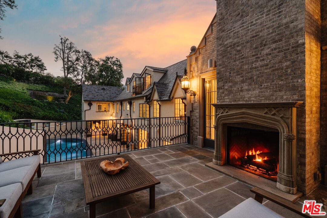 Exterior, Fireplace, Pool