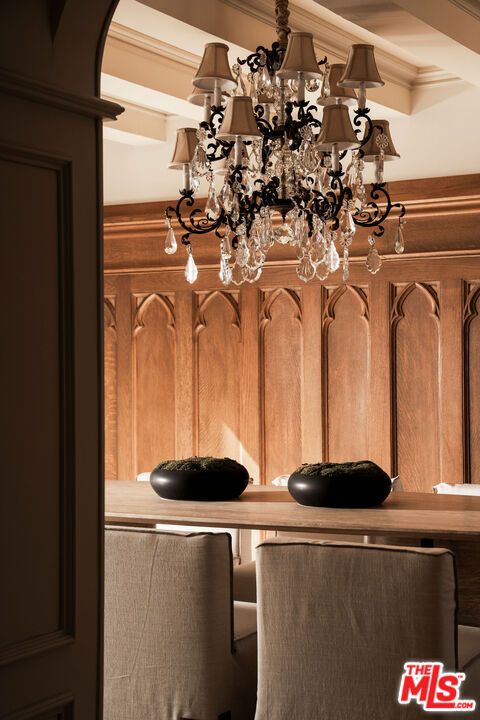 Chandelier, Interior